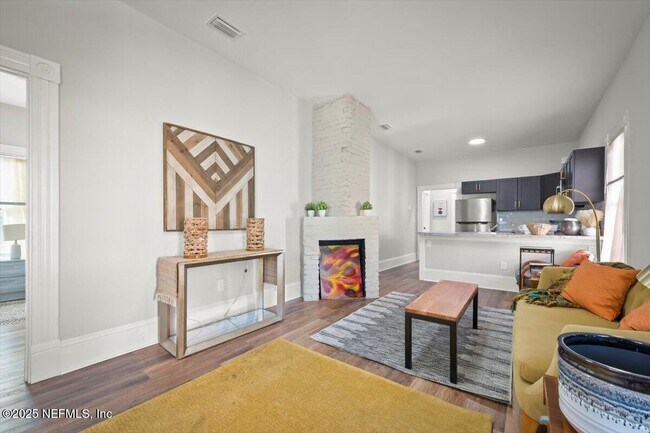 Building Photo - 1946 Redell St