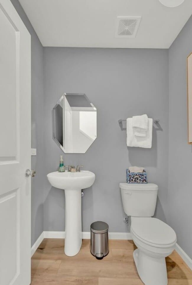 Building Photo - 2256 Horseshoe Cir