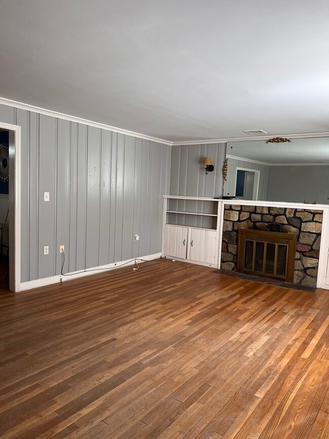 Building Photo - 72 Carlton St