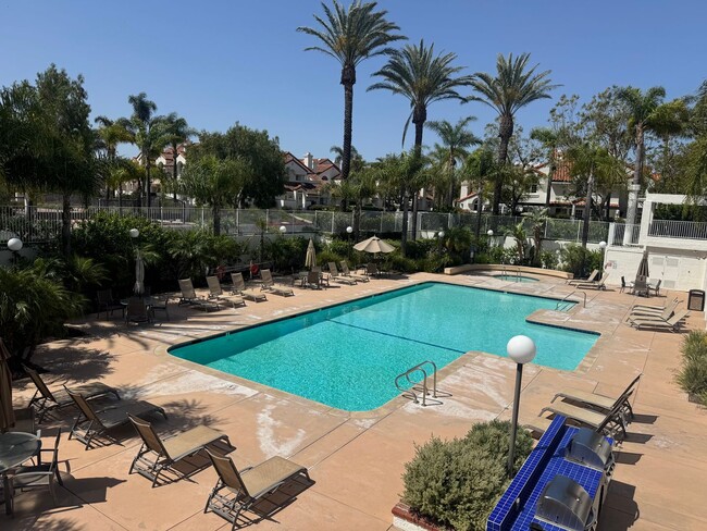 Building Photo - Palm Colony End Unit | Resort Living Included!