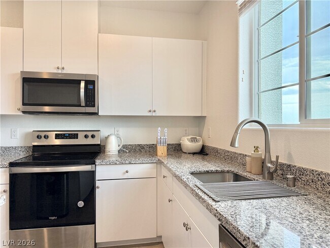 Building Photo - 5672 Beguiling Falls St