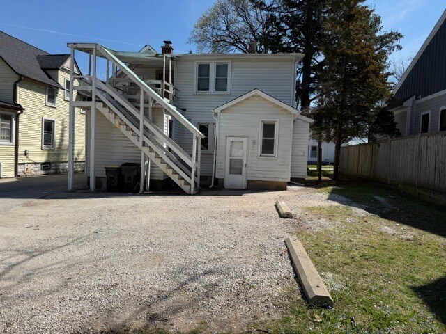 Building Photo - 609 1st St