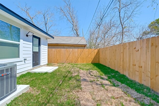 Building Photo - 7339 Krueger Rd