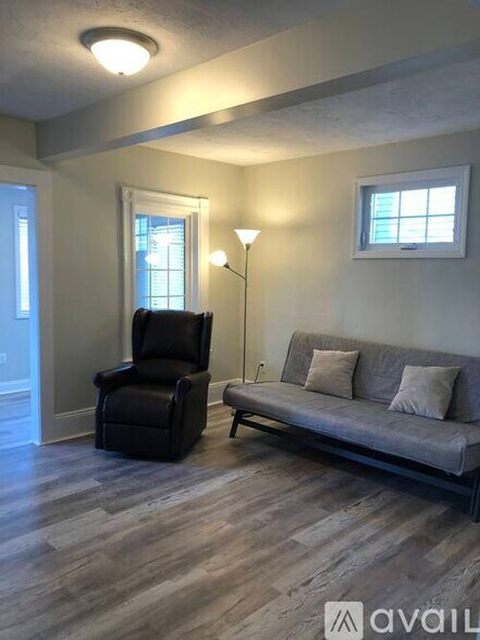 Building Photo - 60 Irving Way