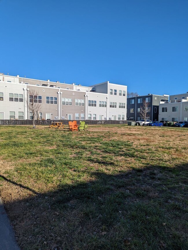 Building Photo - 1206 Porter St