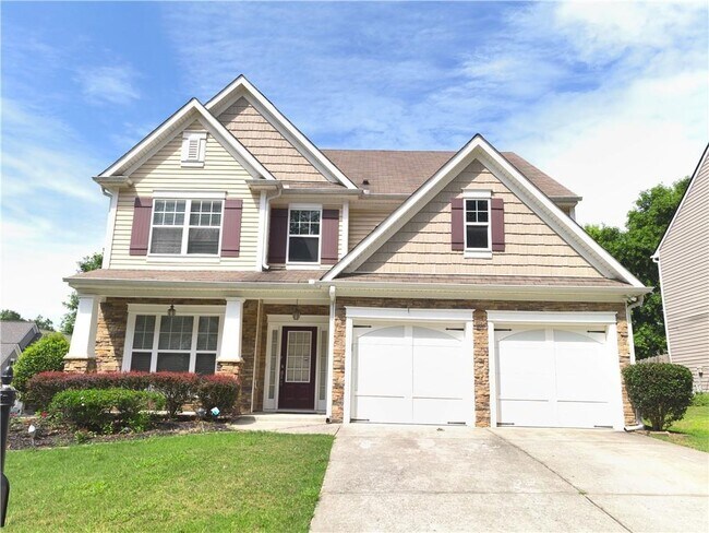 Building Photo - 2430 Woodford Ln NE