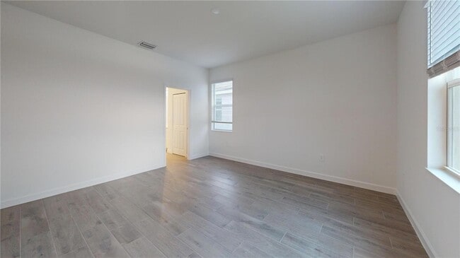 Building Photo - 7773 Lakes Edge Ln