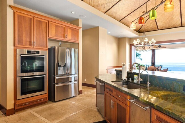 Building Photo - Luxury furnished 4 bedroom 3 bathroom with pool, spa, and outdoor showers