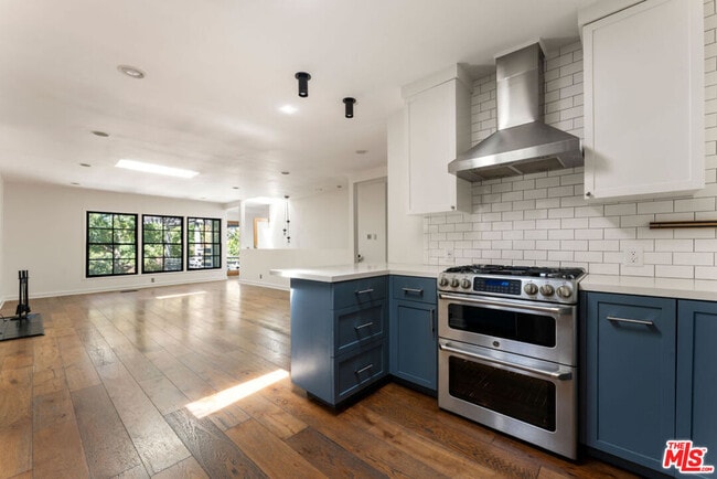 Building Photo - 1530 Elevado St