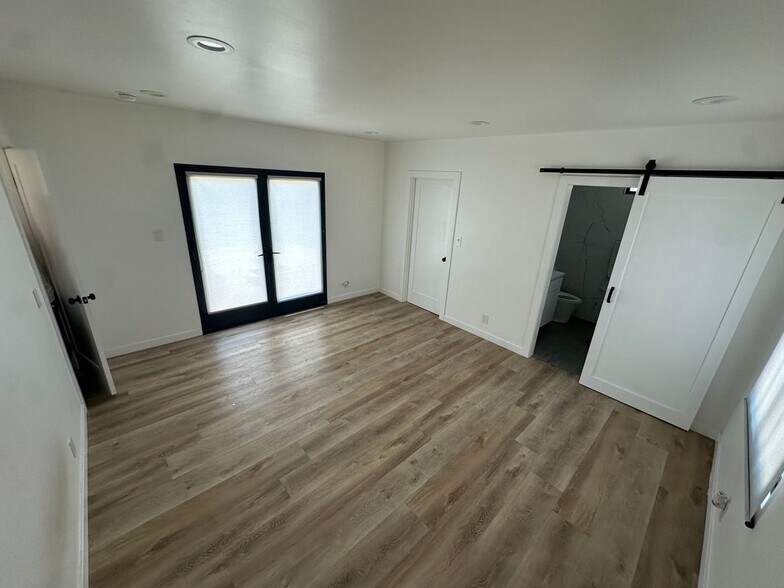 Building Photo - 3905 Gaviota Ave