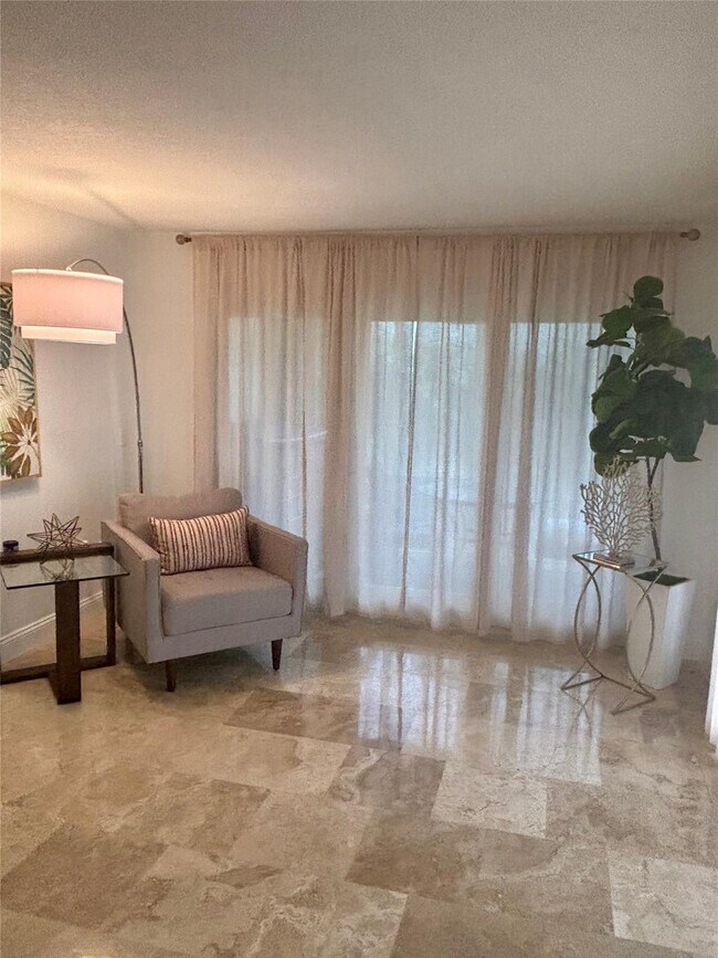 Building Photo - 10980 S Ocean Dr