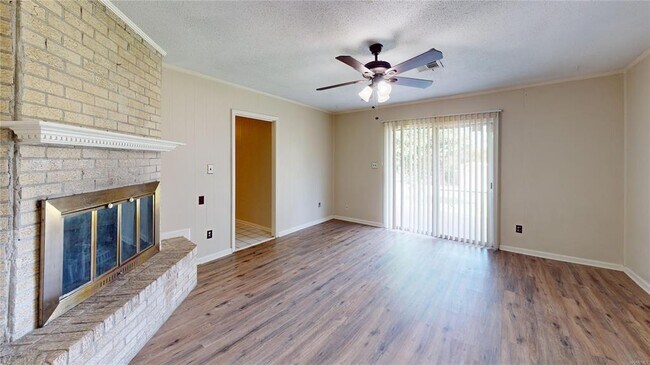 Building Photo - 2112 Cottingham Dr