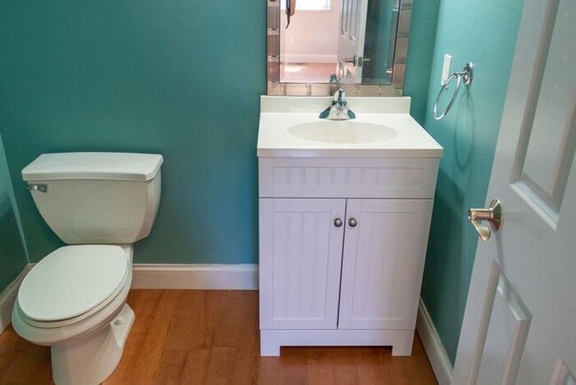 Building Photo - $2,400 | 3 Bedroom, 3.5 Bathroom Multi Flo...
