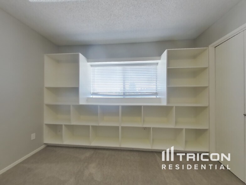 Building Photo - 1209 Almondwood Dr