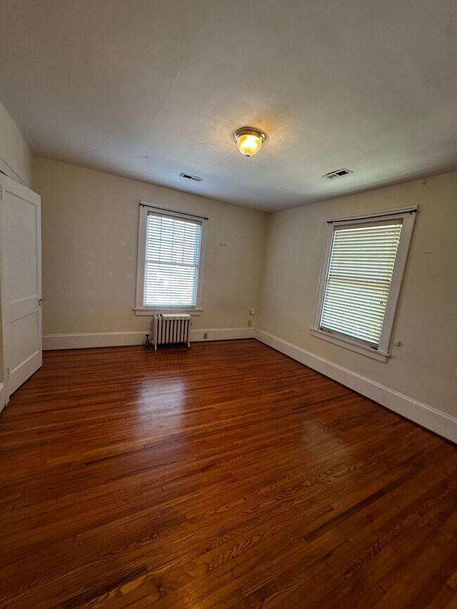 Building Photo - 3BR/2BA House in Five Points