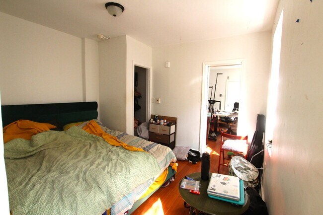 Building Photo - Spacious studio in a great area in Fishtown