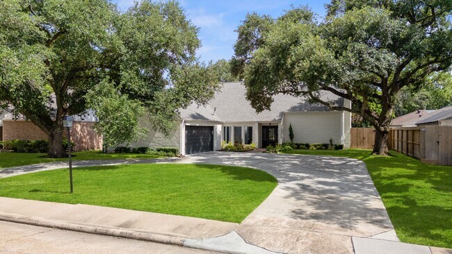Primary Photo - 10214 Inwood Dr