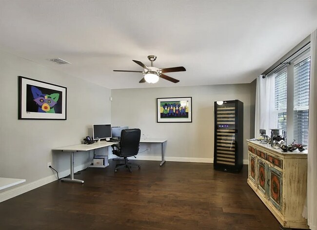 Building Photo - 1007 Shelborn Dr