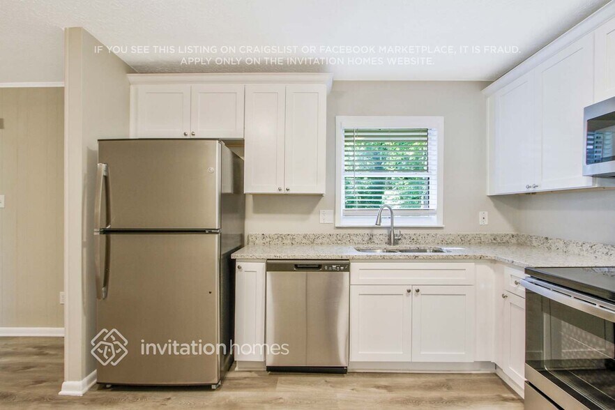 Building Photo - 4560 Birch Ridge Trail