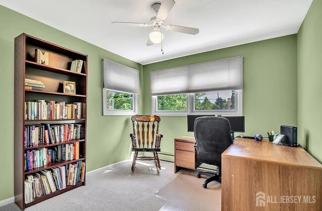 Building Photo - 12 Windsor Dr