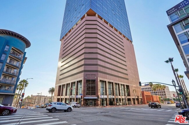 Building Photo - 1100 Wilshire Blvd