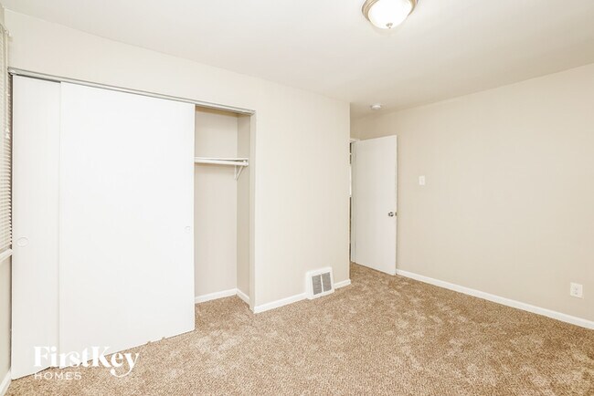 Building Photo - 17508 Greenbay Ave