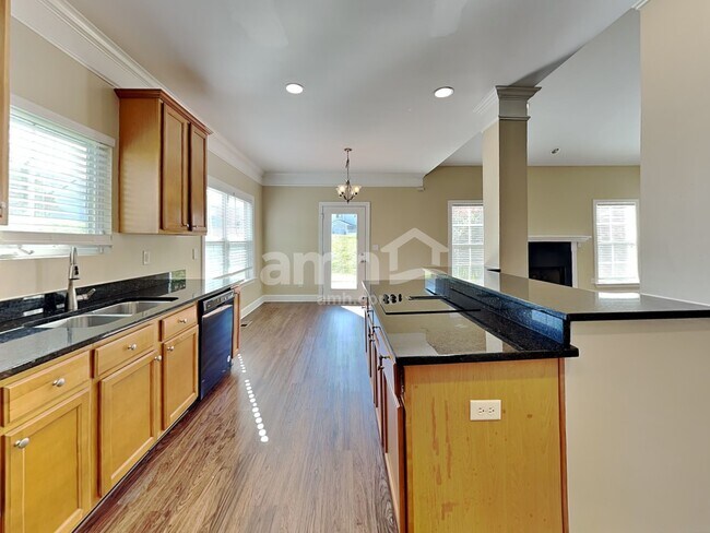 Building Photo - 116 Lake Point Ct