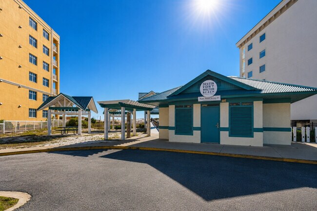 Building Photo - 316 Bream Ave