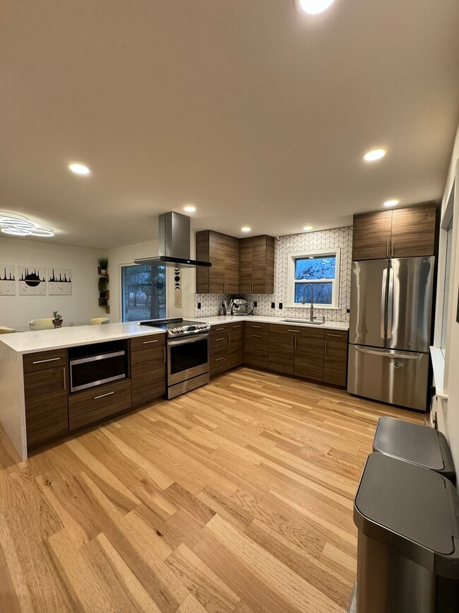 Building Photo - 13814 W Robin Trl