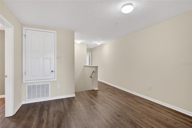 Building Photo - 1519 Priory Cir