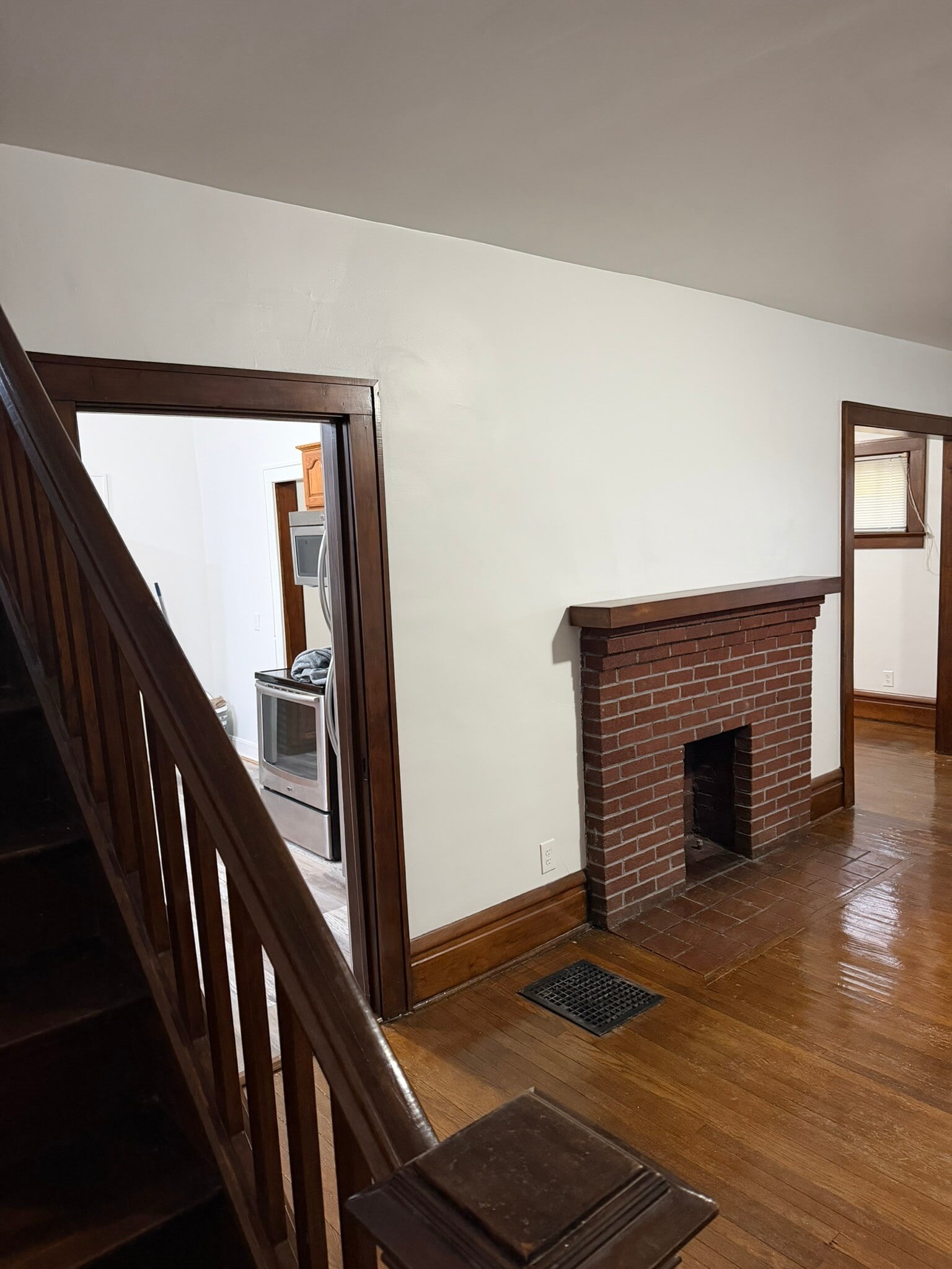 Building Photo - 594 N 21st St