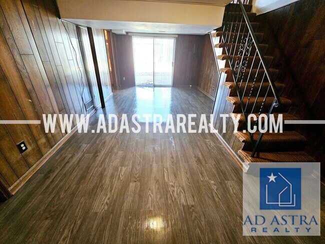 Building Photo - Spacious Duplex in Independence-Available ...