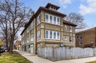 Building Photo - 3 bedroom in Chicago IL 60641