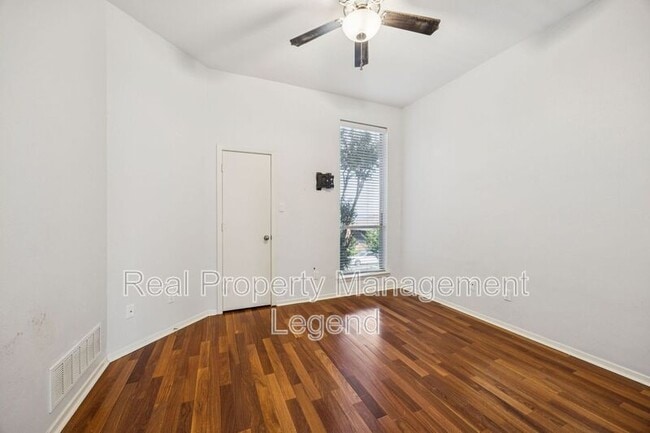 Building Photo - 618 Knollwood Dr