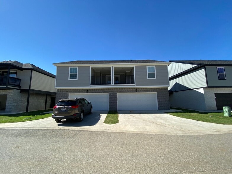 Building Photo - 874 S Amarillo Ave