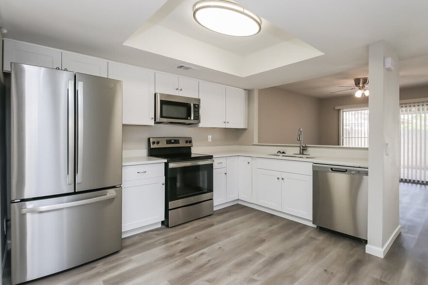 Building Photo - 1968 N Lexington Dr