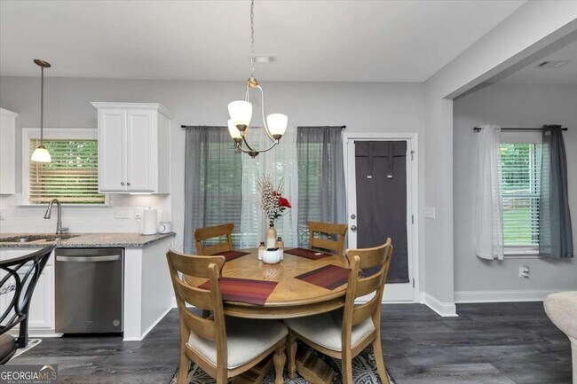 Building Photo - 66 Vicky Way