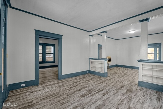 Building Photo - 409 Merrick St