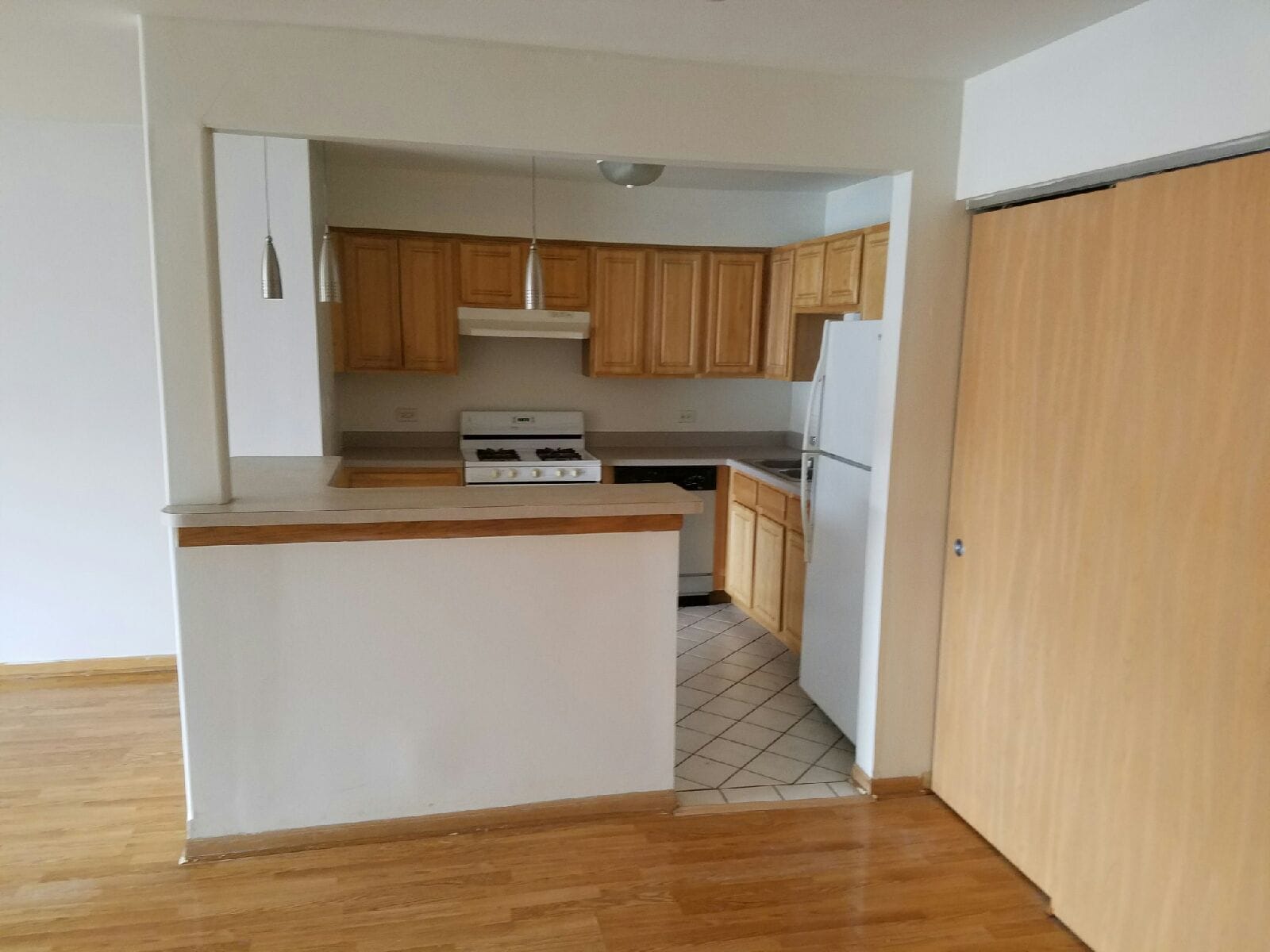 Building Photo - 3000 Bayside Dr