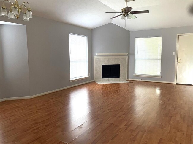 Building Photo - 18311 Beaverdell Dr