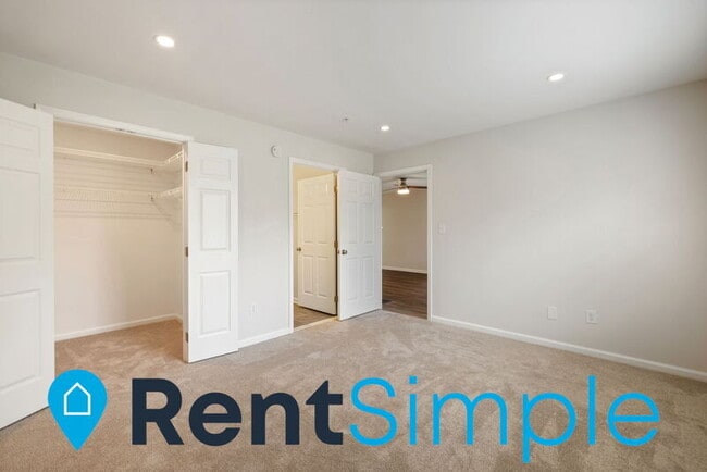 Building Photo - 8075 Lacy Dr