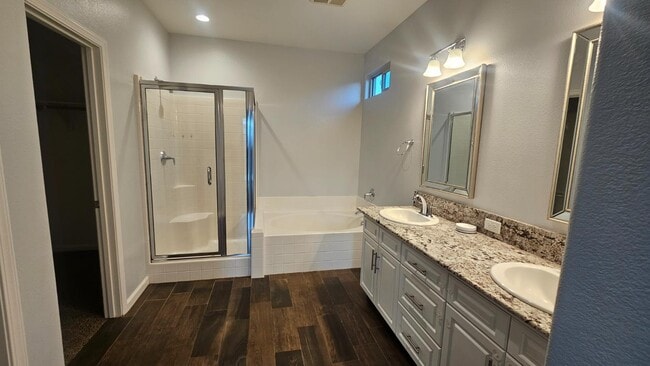 Building Photo - 3351 Cordova Ave