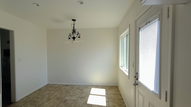 Building Photo - 5130 Savannah St