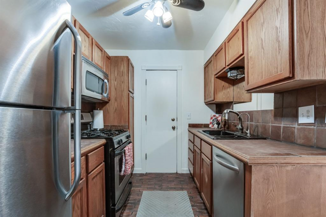 Building Photo - 6734 N Meridian Ave