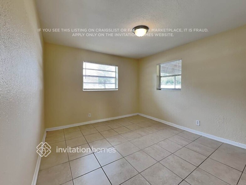 Building Photo - 5491 SW 6th St