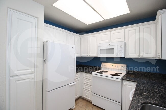 Building Photo - 11375 E Sahuaro Dr