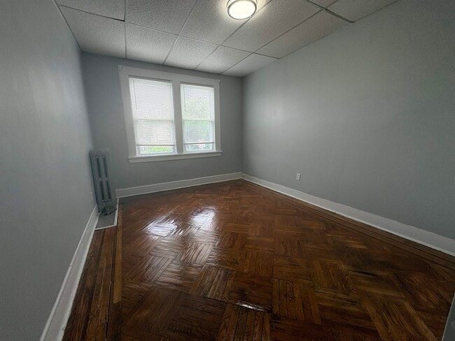 Building Photo - 760 Forest St
