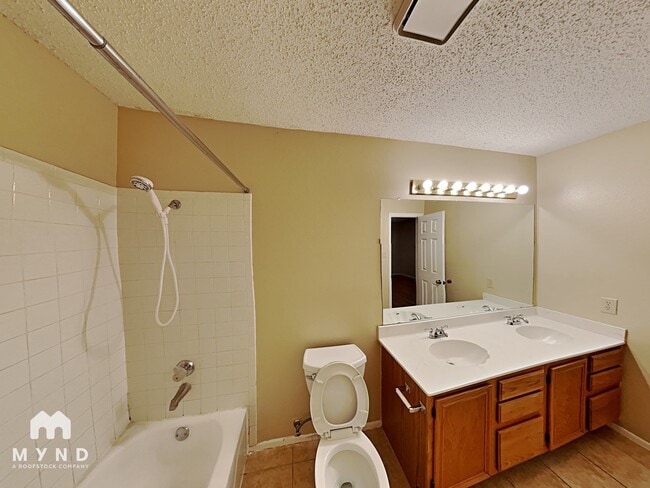 Building Photo - 21638 Longwood