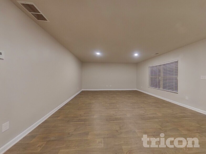 Building Photo - 3023 Chris Cir