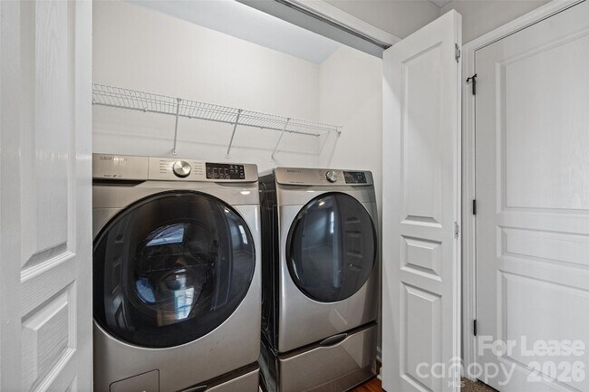 Building Photo - 2330 Mirage Pl